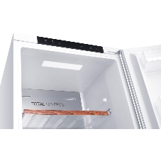 Встраиваемый холодильник Korting KSI 17939 CFNFZ, объем 253 (175+78) л, сенсорное управление, раздельная регулировка температуры, цифровой дисплей с индикаторами, NoFrost, динамическое охлаждение, задняя стенка Cold Metal, Super Cool, зона свежести, LED освещение, сигнализация открытой двери, инверторный компрессор, слайдерное крепление, энергоэффективность А+, уровень шума 37 дБ, цвет белый