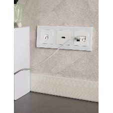 Рамка 3-местная IEK BRITE РУ-3-2-БрБ стекло белый