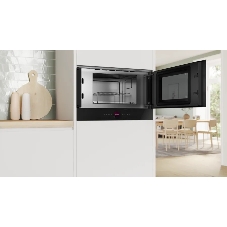 Встраиваемая микроволновая печь Bosch BER7321B1 900Вт, 5 режимов, кварцевый гриль,инвертер, 21 л, черный, петли справа