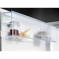 Встраиваемый холодильник Electrolux LFB3AE82R c МК, объем МК 16 л, полезный объем холодильника 94 л, механическое управление, В=82см, Ш=56 см, статическая система, крепление дверцы на направляющих, класс энергопотребления - А++.
