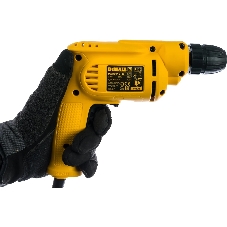 Дрель DeWalt DWD014S-QS, 550 Вт, сетевая, безударная
