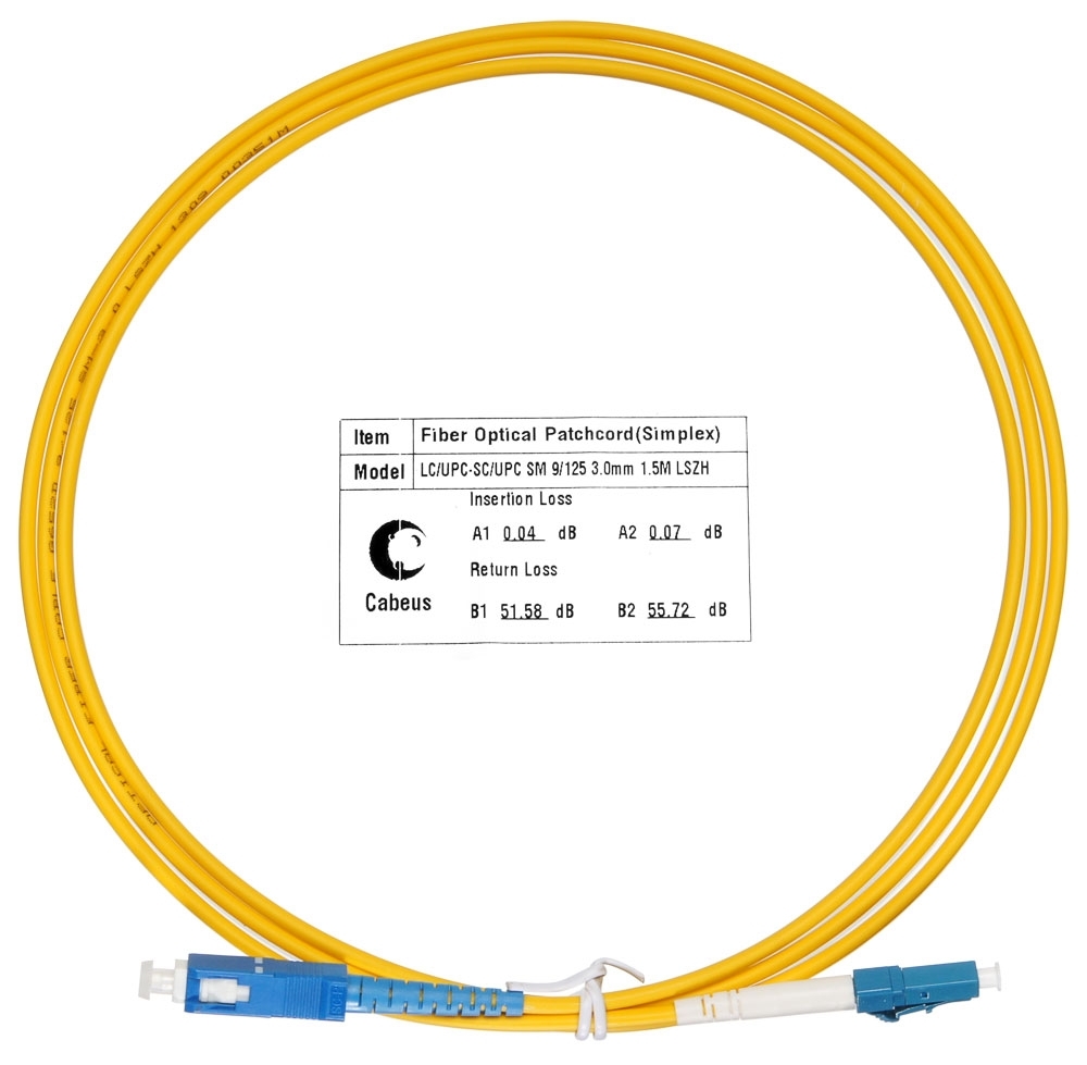 Патч-корд оптический Cabeus Tight Buffer, Simplex SC/LC, OS2 9/125, LSZH, 1,5м, Ø 3мм, синий хвостовик, жёлтый