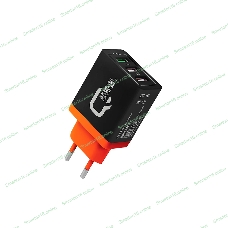 Сетевое зарядное устройство Qumo Quick Charge 3.0 3 USB (Charger 0019), 3 USB, 4.2A, 1 USB (QC 3.0, FCP, AFC) + 2 USB 2,1A, черный