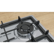 Газовая варочная панель Bosch PGH6B5K90R Serie 4, 60см, нержавеющая сталь, 4 конфорки,1 WOK-конфорка c 2 контурами пламени, составные чугунные решетки, газ-контроль, автоматический электроподжиг, сделано в Испании