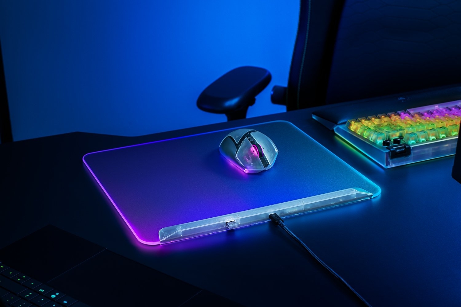 Игровой коврик для мыши Razer Firefly V2 Pro - Phantom White Ed. Mousepad/ Razer Firefly V2 Pro - Phantom White Ed. Mousepad