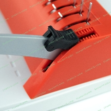 Переплетчик Heleos БП9п бело-красный (БП9ПБК) A4/перф.9л.сшив/макс.150л./пластик.пруж. (6-19мм)