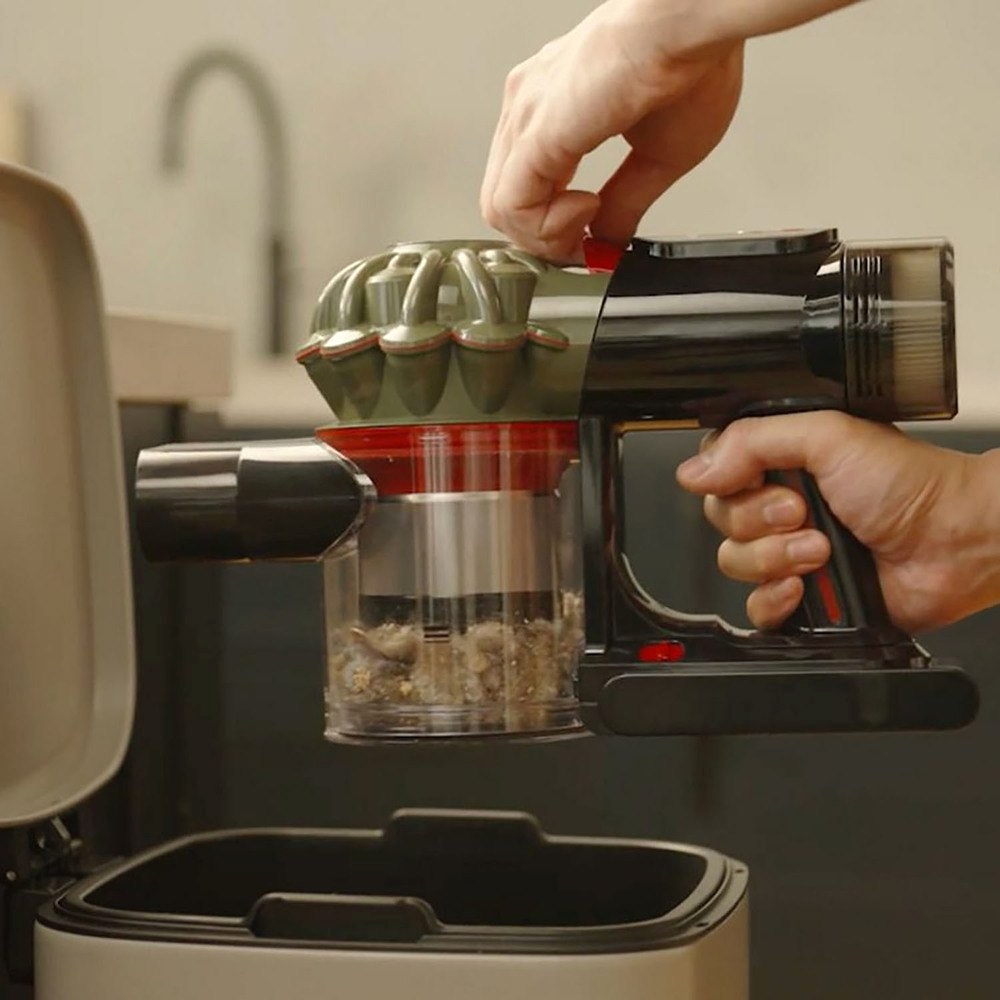 Пылесос вертикальный беспроводной Dyson V8 New Cyclone Black Edition 494706-01