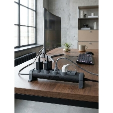 Удлинитель У04К 4 места 2P+PE 1,5м 3х1,5мм2 16А USB A+C 20Вт черный COMFORT