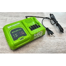 Быстрое зарядное устройство GreenWorks G40UC5, 40V, 5А(2945107)