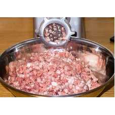 Мясорубка электрическая CASO FW 2000 серебристый, 2000 Вт, 2.5 кг/мин, реверс, защита от перегрузки, насадки - 5