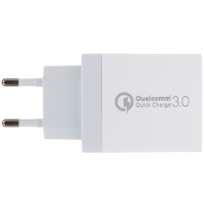 Сетевое зарядное устройство Qumo Quick Charge 3.0 3 USB (Charger 0019), 3 USB, 4.2A, 1 USB (QC 3.0, FCP, AFC) + 2 USB 2,1A, черный