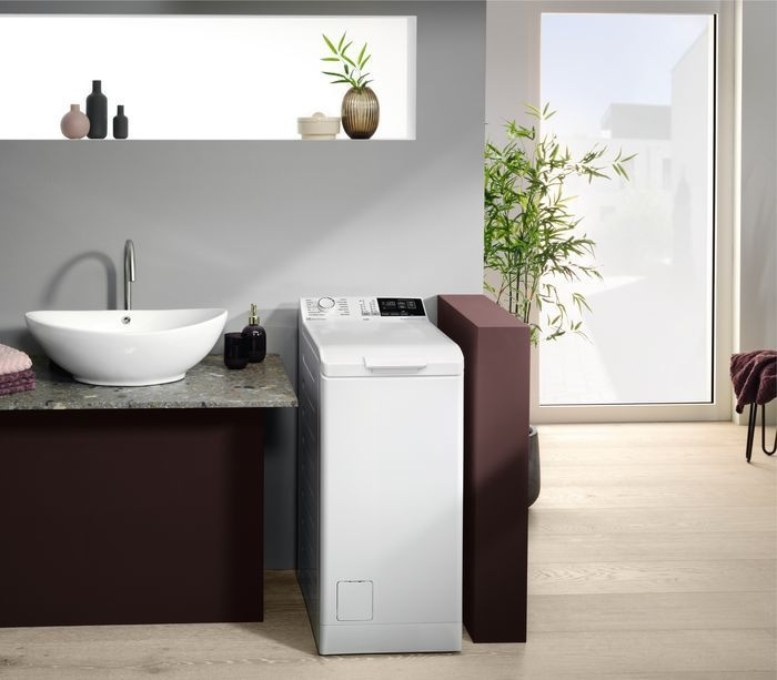Стиральная машина Electrolux EW6TN4261 белый, загрузка вертикальная 6 кг, 1200 об/мин., класс: D