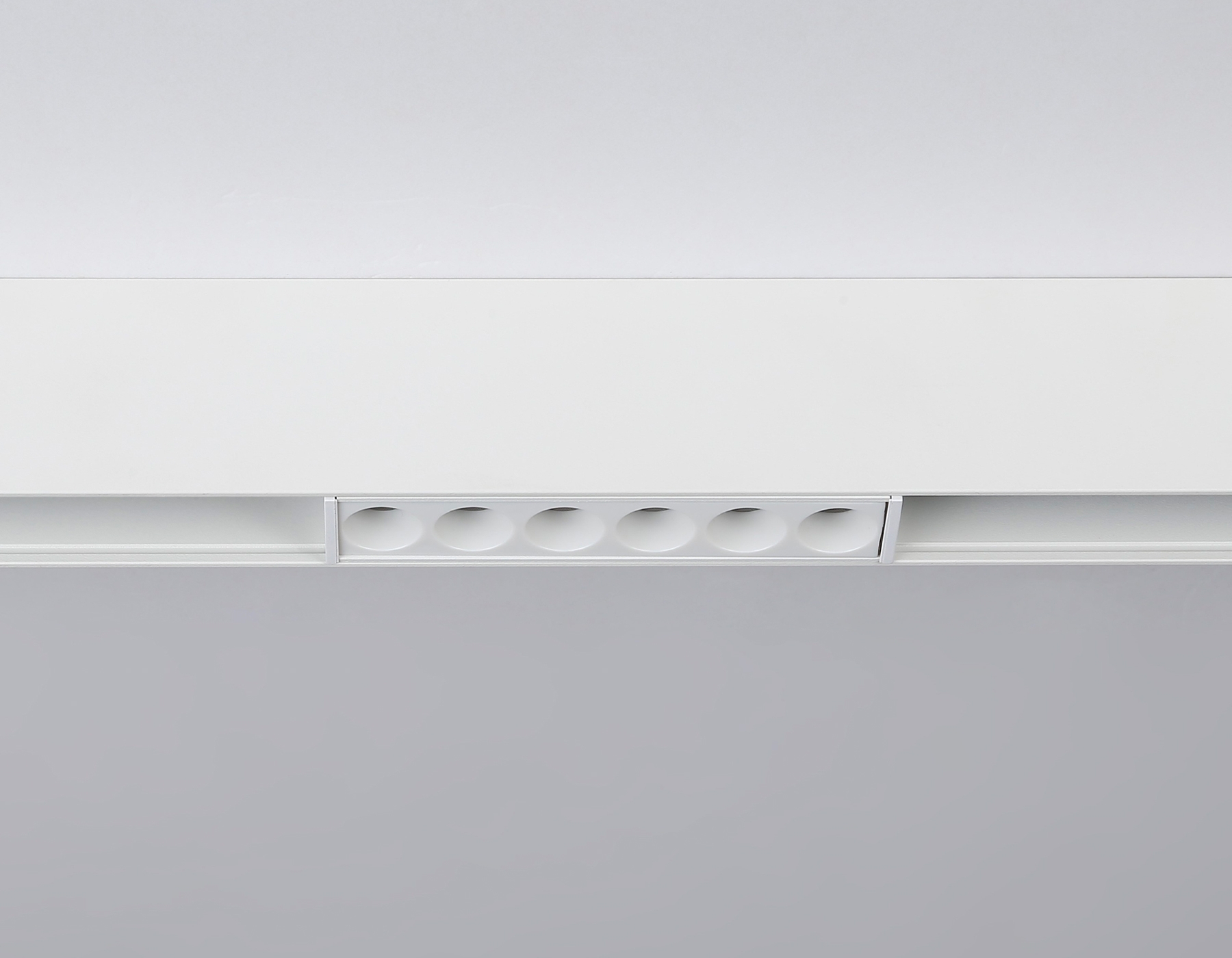 Светильник трековый светодиодный GL4017 WH белый IP20 6W 4200K 48V 24° 115*22*45