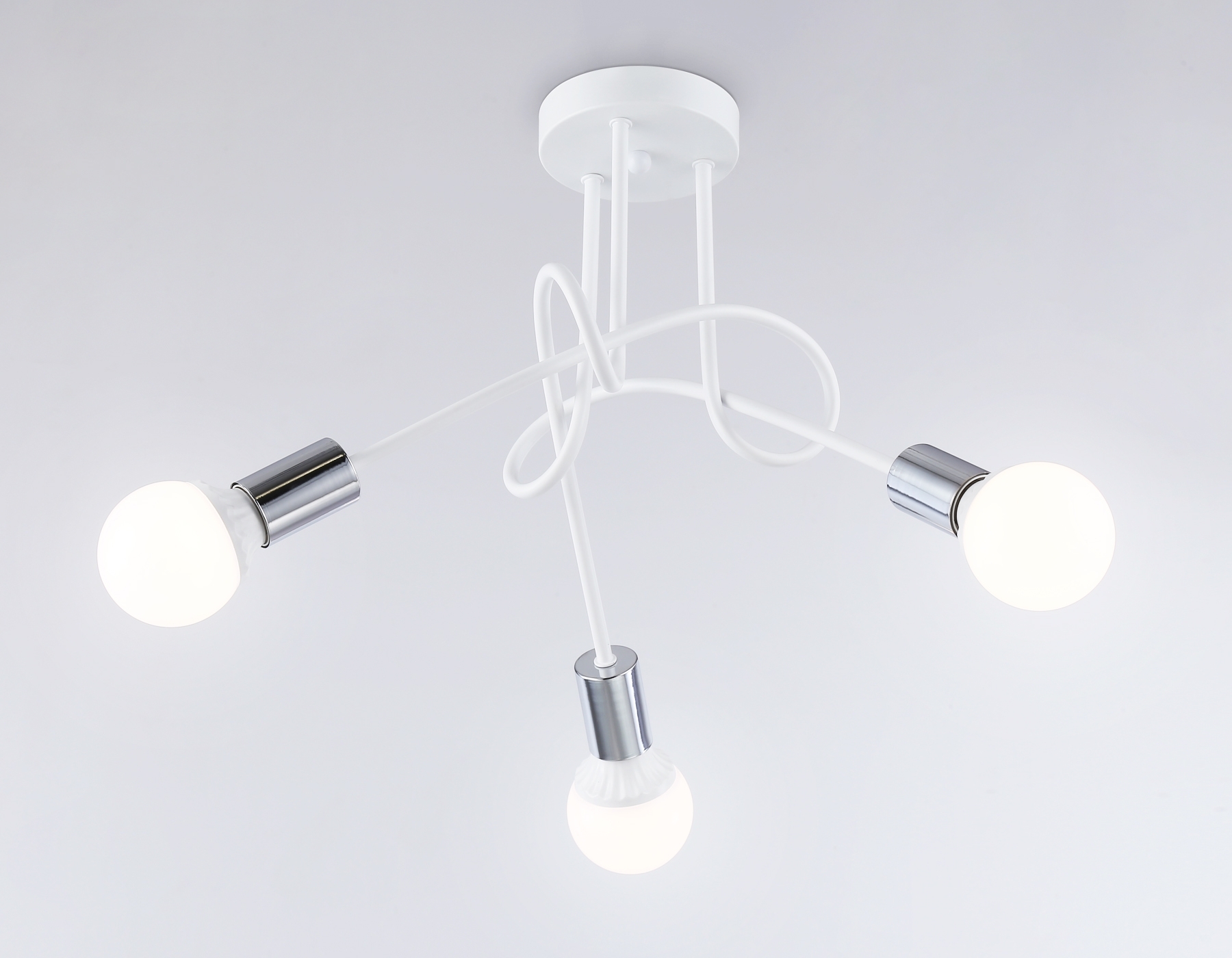Светильник Ambrella light TR80414/3 WH/CH белый/хром E27/3 max 60W D670*370