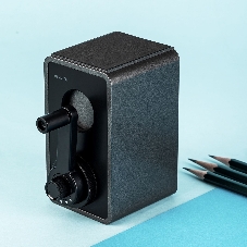 Точилка для карандашей механическая Deli 71160Black, 1 отверстие, пластик, черный