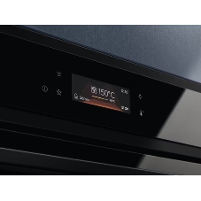Духовой шкаф электрический Electrolux EOB8S39H черный