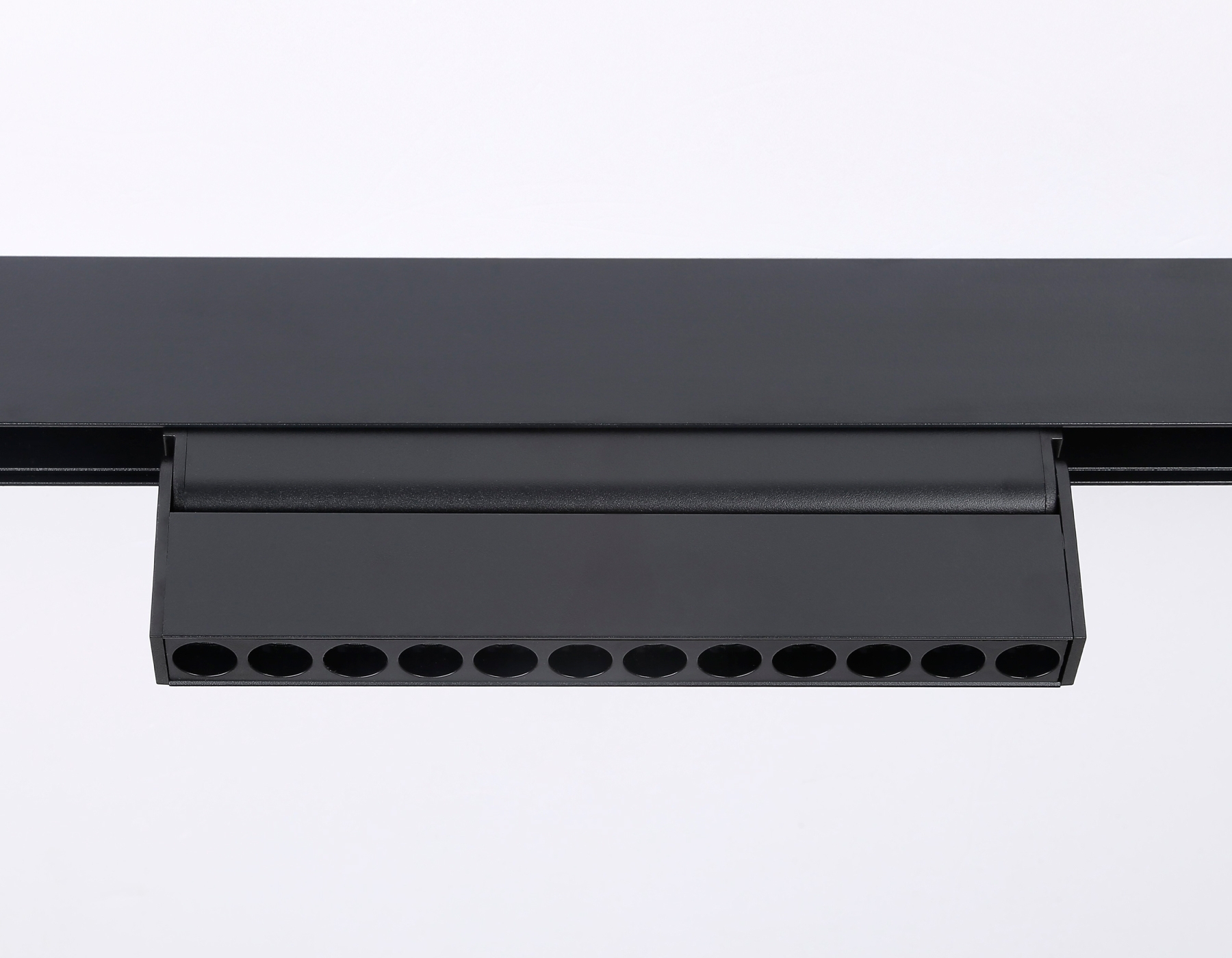 Светильник трековый светодиодный GL4048 BK черный IP20 12W 4200K 48V 24° 223*22*105