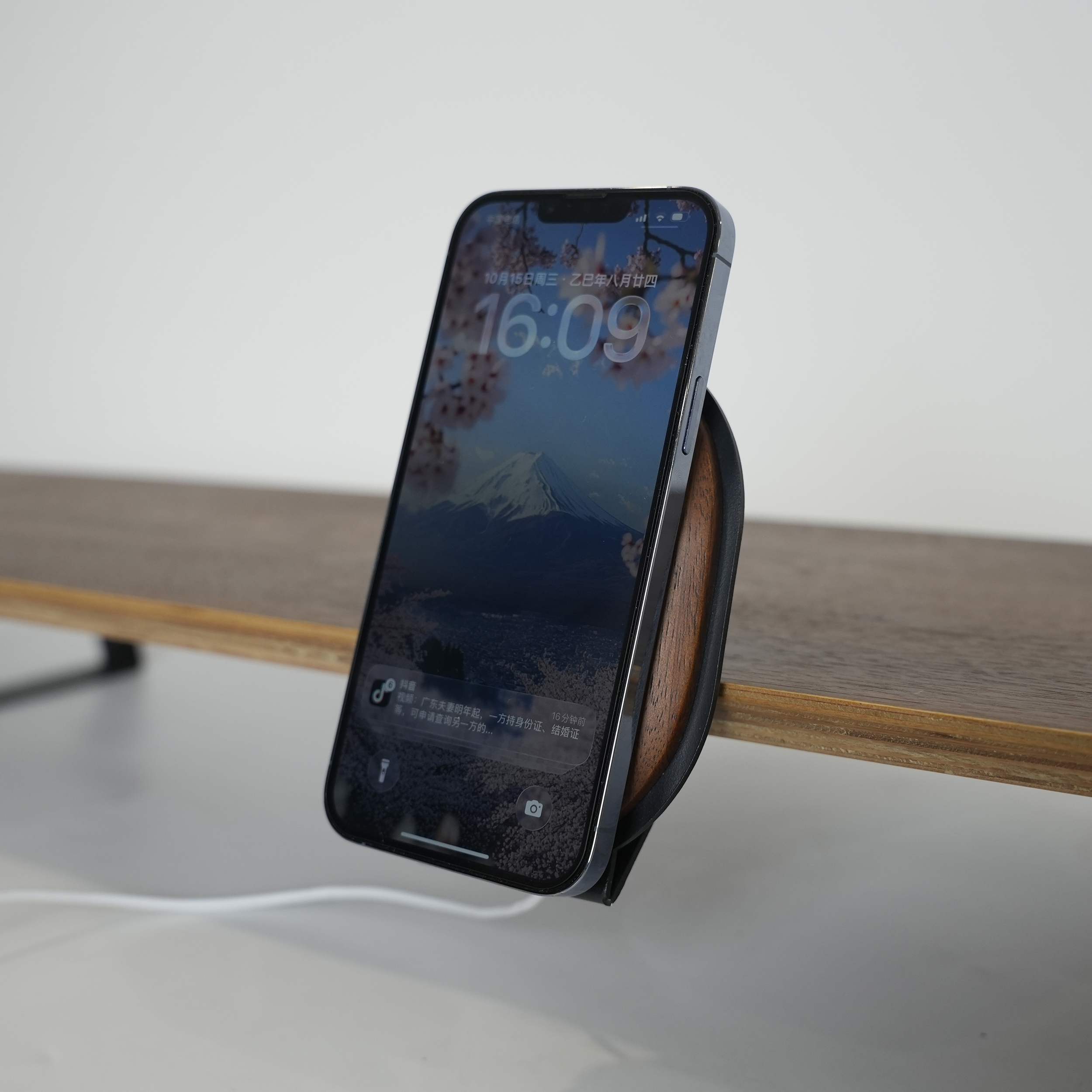 Кронштейн Bracket stand for IPhone, GEEK NOOK 11x10.3x11 см, Walnut