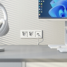 Розетка с заземлением, шторками и USB тип A+C (белый матовый)
