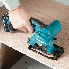 Пила циркулярная Makita HS301DWAE10.8В 2х2А·ч Li-ion 1500об\м диск-ф85мм рез-25.5мм 1.6кг чем
