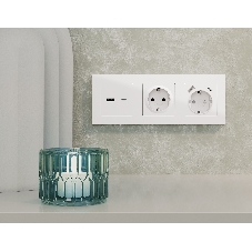 Комплект механизма электрической розетки ALFA Белый матовый 2USB A+C 20W (быстрая зарядка) с/з QUANT (AP1300, VM160) MA130010