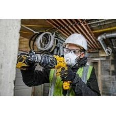 Перфоратор DeWalt D25033-QS патрон:SDS-plus уд.:2Дж 710Вт