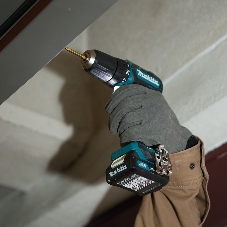 Дрель-шуруповерт Makita DF332DWAE, 12 В, 2 Ач, 35 Нм, бесщеточный