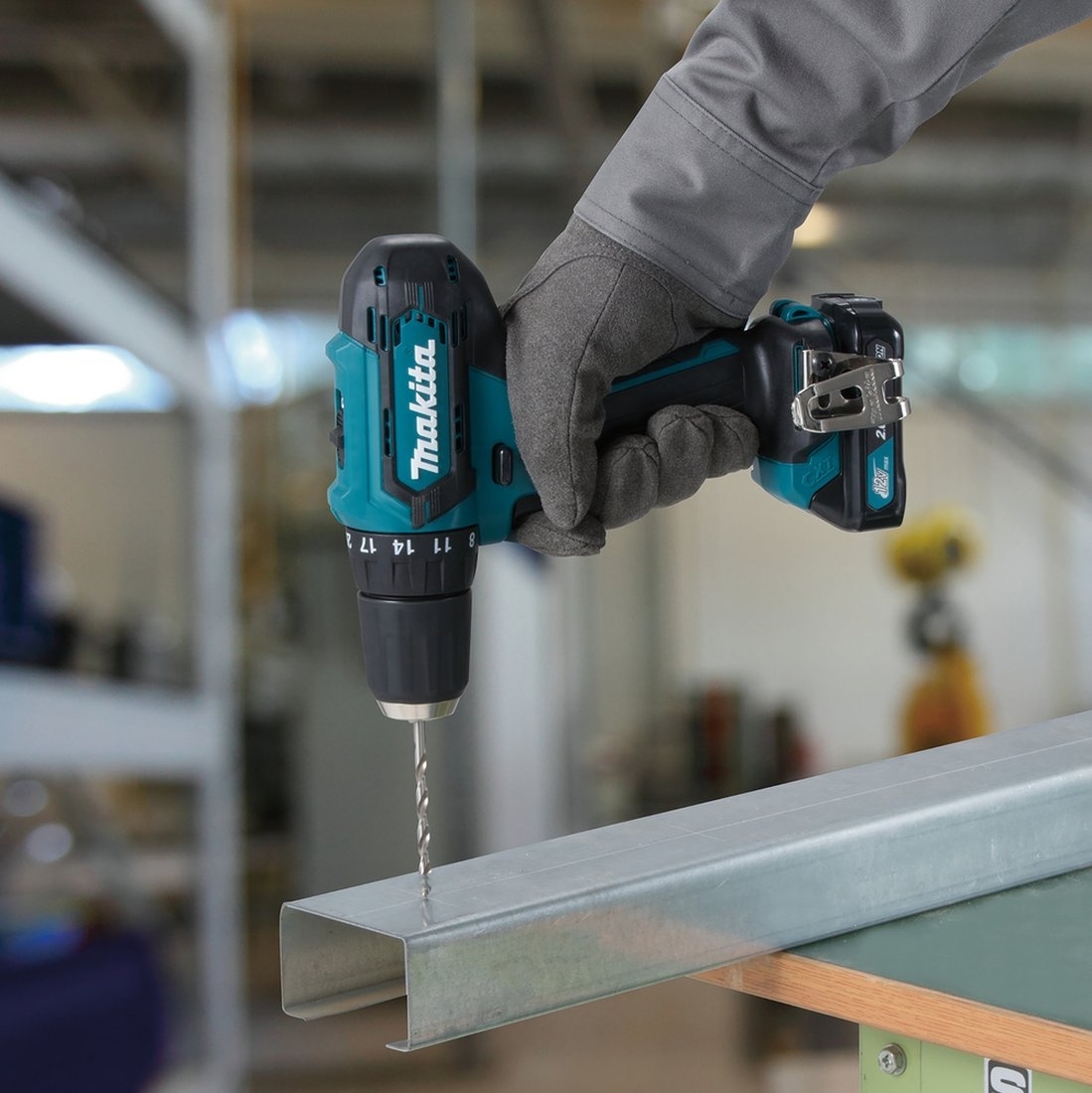 Дрель акк MAKITA DF333DZ 12В, Li-ion, БЗП-10мм, 1700об\м, 1.1кг