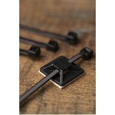 Площадка EKF plc-20x20-b самоклеящаяся (20х20 мм.) черная (100 шт.) EKF
