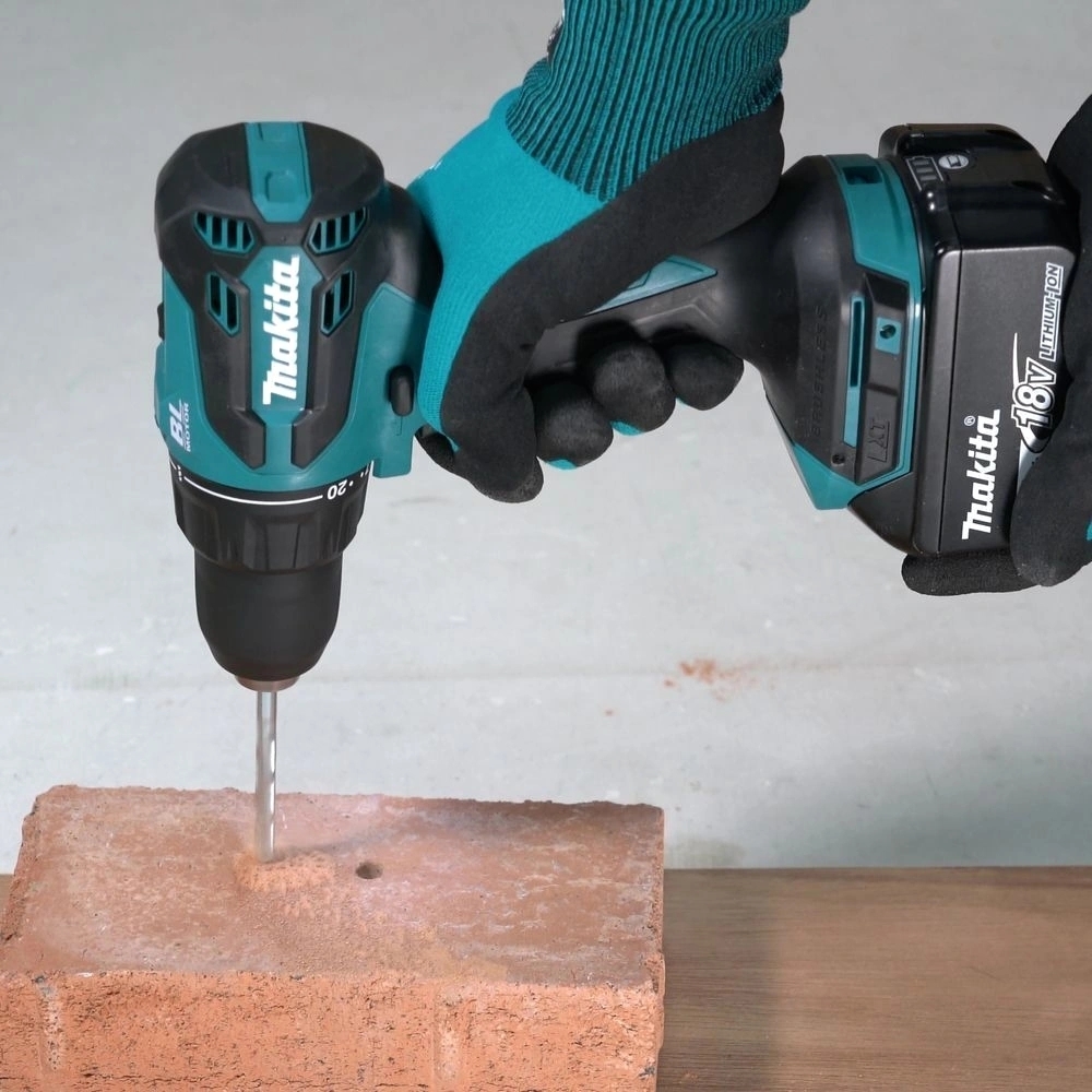 Дрель-шуруповерт Makita DHP490WVE, 18 В, 2 Ач, 50 Нм, бесщеточный, ударный