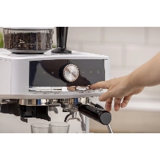 Кофеварка рожковая Gorenje GSACM20W 1550Вт белый/черный