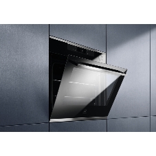 Духовой шкаф Electrolux с паром SteamCrisp, основной цвет - нержавеющая сталь, сенсорное управление, цветной ЖК-дисплей, электронное регулирование времени и температуры, будильник, таймер отключения, отложенный старт, хромированные направляющие из нержавеющей стали Easy Entry , телескопические направляющие FlexiRunners (1 ур) с изменением высоты установки, 3 стекла, пиролитическая очистка, термощуп, плавное закрытие дверцы SoftClosing, Италия