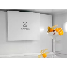 Холодильник Встраиваемый ELECTROLUX ENT6MD18S3 комбинированный, No Frost (морозильная камера), электронное управление, полезный объём: 248 л (186 + 62 л), перенавешиваемые двери, складная полка, лоток для яиц, 54x54.9x177.9 см