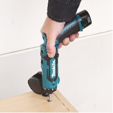 Отвертка аккумуляторная Makita DF012DSE