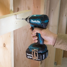 Гайковерт аккумуляторный Makita DTD153Zб\щет 18в li-ion 0-3400об\м 6-ти гр1\4'' 1.3кг б\ак з\у