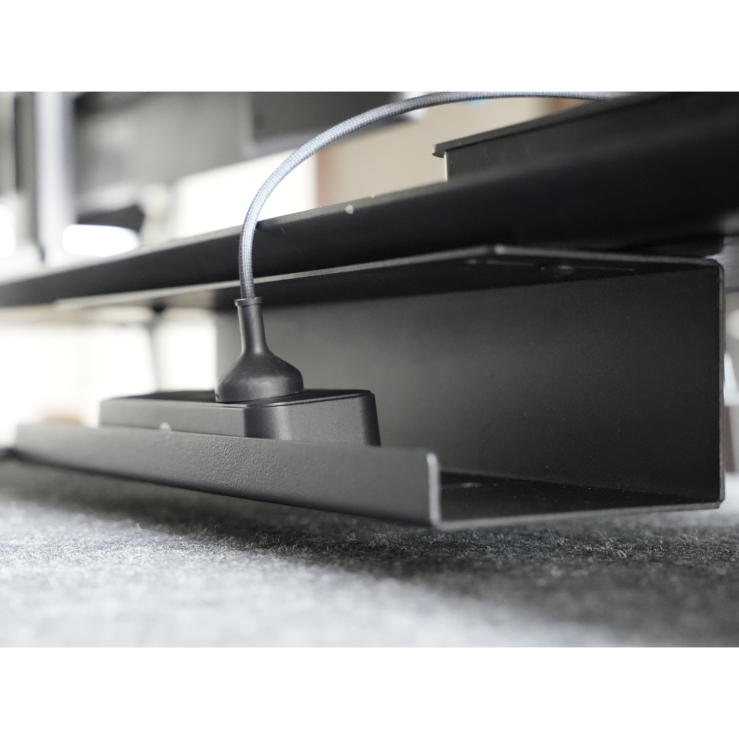 Кронштейн Cable Manager Bracket GEEK NOOK Power Strip 35x7.6x10.6 см, черный
